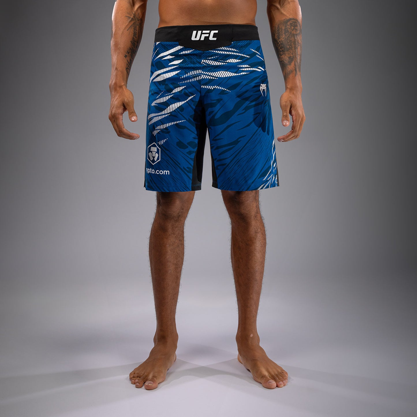 UFC Fusion by Venum Authentic Fight Night レスリングショーツ（男性用、フィットラルゴ） - ブルー