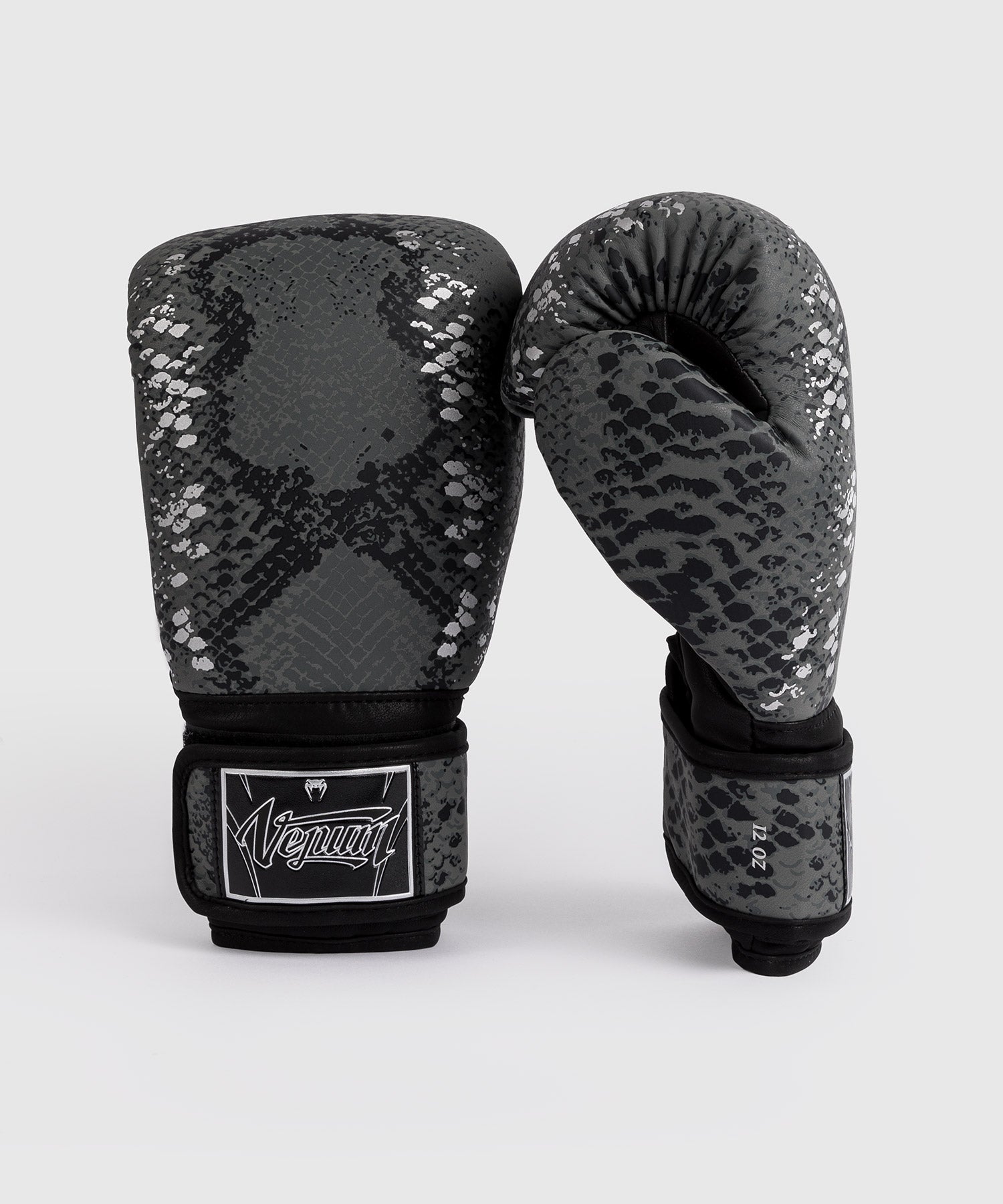 Venum Giant 3.0 Boxing Gloves - Nappa Leather - Black/Silver