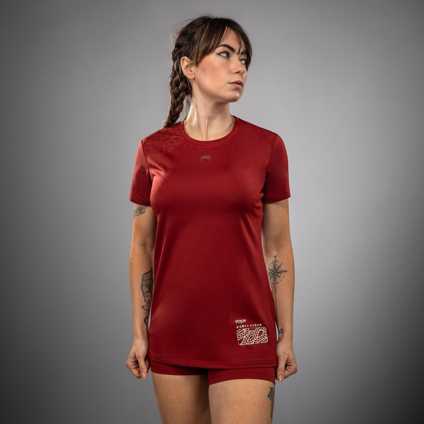 Venum Serpenti レディース ドライテック Tシャツ – バーガンディ/アイボリー