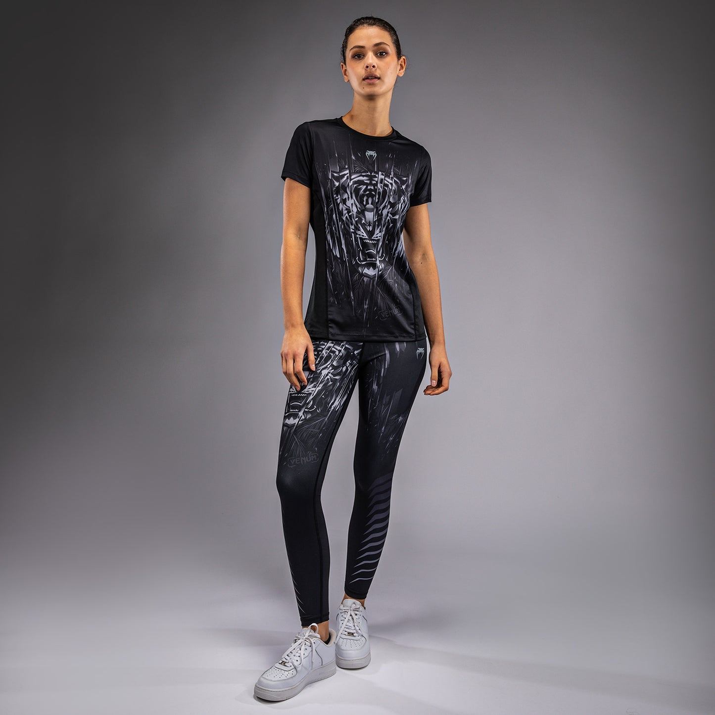 Venum Tiger ドライテックTシャツ レディース - ブラック/シルバー