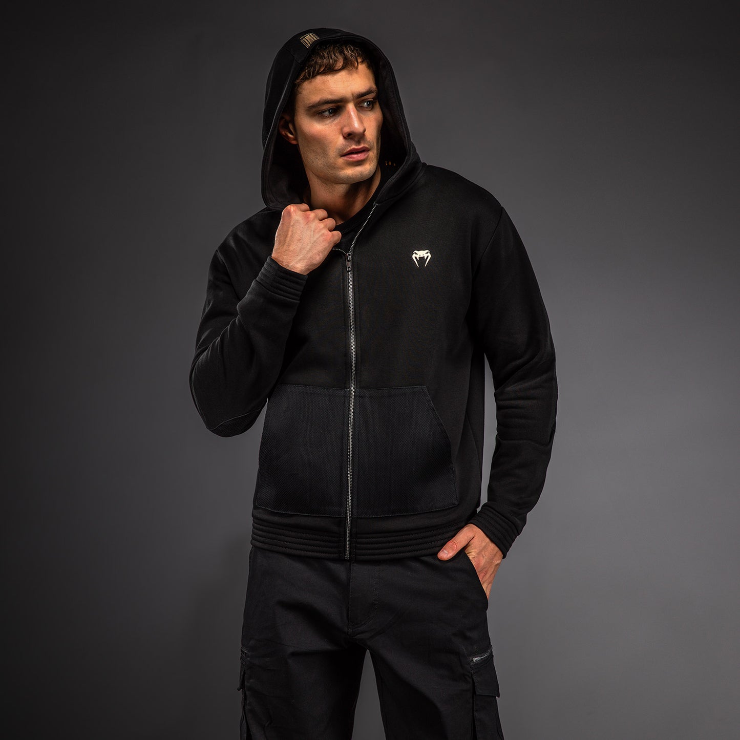Venum Urban Gi フルジップパーカー – ブラック