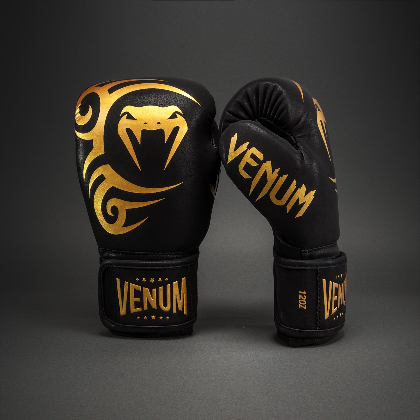 Venum Mike Tyson Replica ボクシンググローブ – ブラック/ゴールド