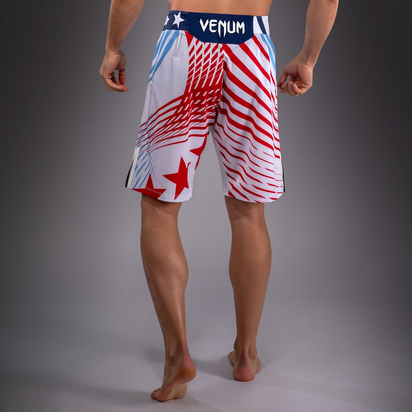 UFC Freedom 250 by Venum メンズ Custom Authentic Fight Night ファイトショーツ ロングフィット - ホワイト