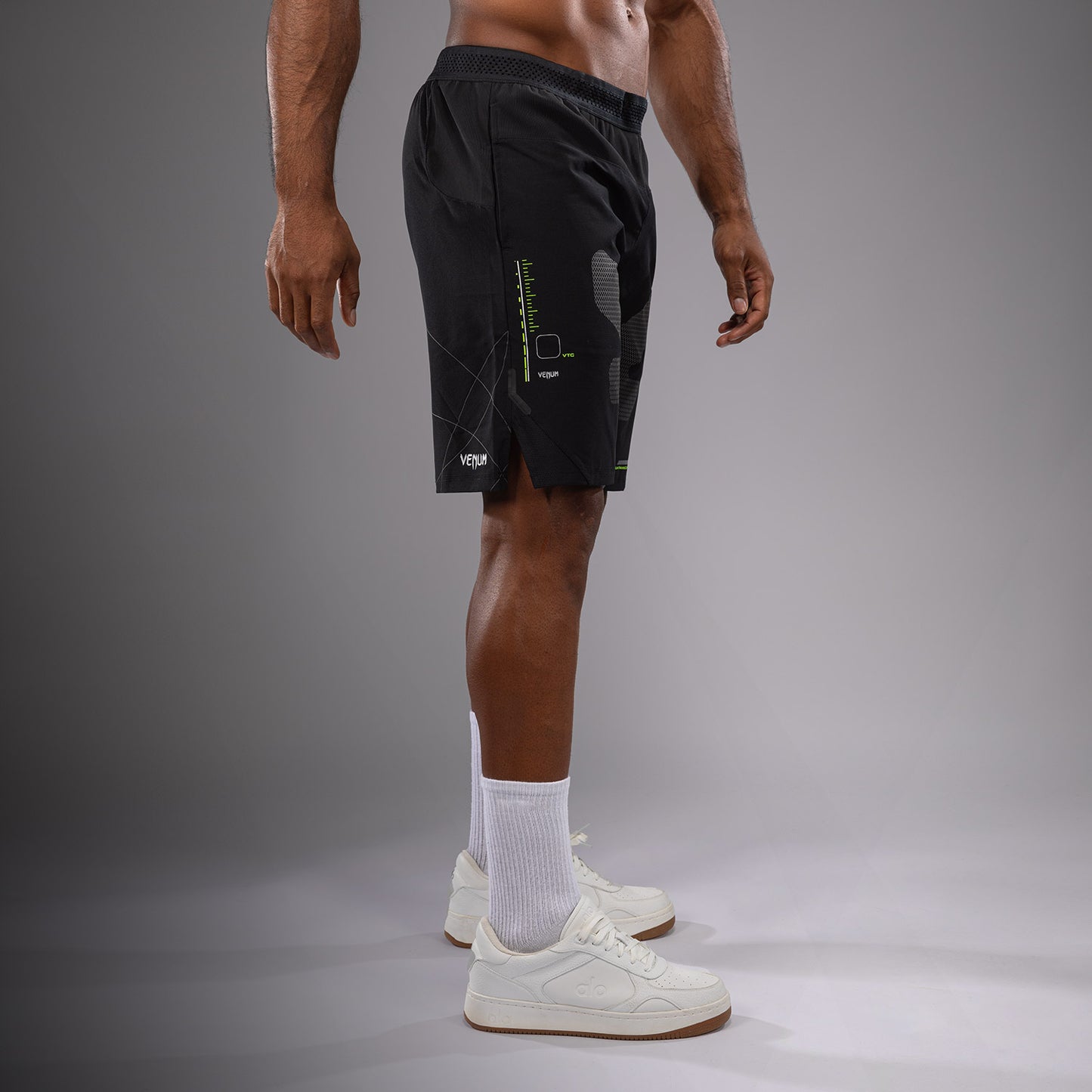 Venum Training Camp 4.0 メンズ・トレーニングショーツ - ブラック／ネオングリーン
