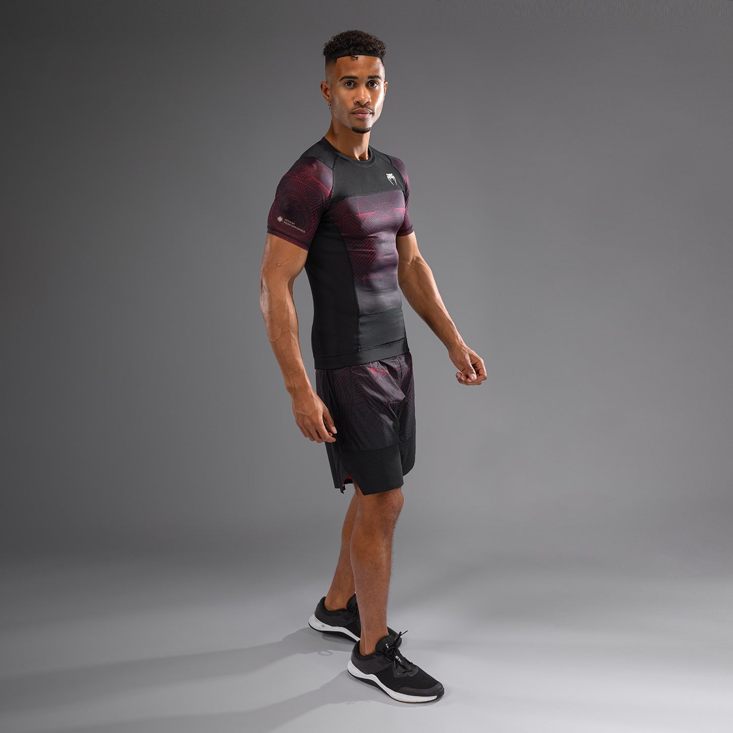 Venum G-Fit Air 半袖ラッシュガード メンズ - ディープブラック/ファイヤーレッド