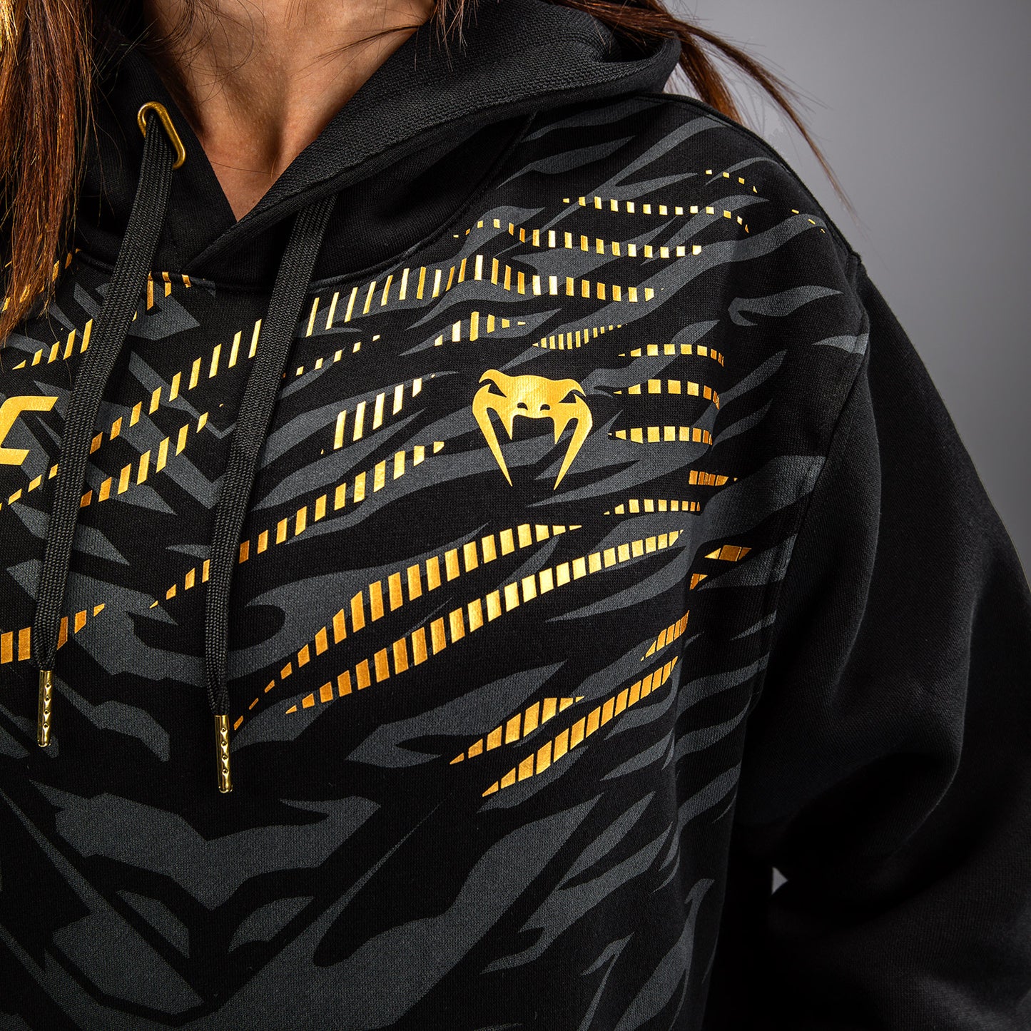 UFC Fusion by Venum Replica フード付きスウェットシャツ（女性用） - チャンピオン