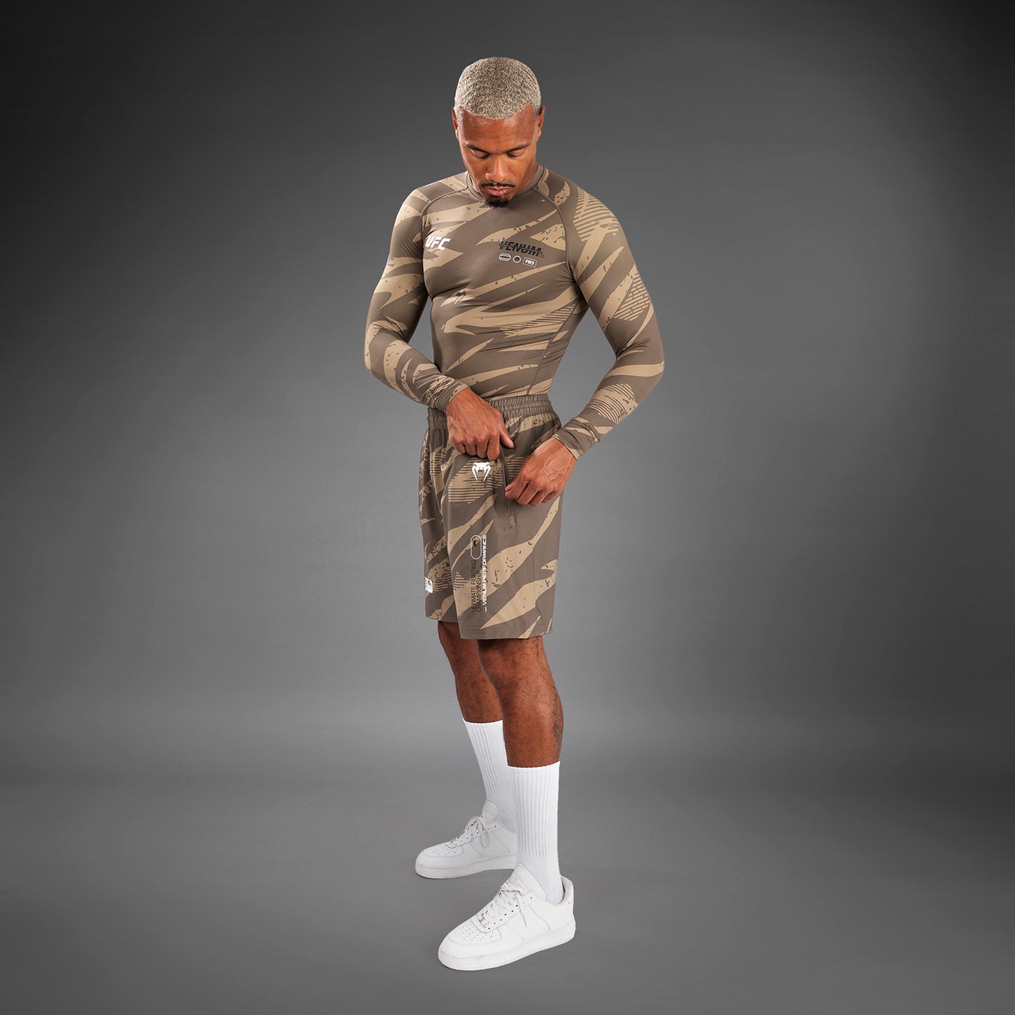 UFC Adrenaline By Venum Fight Week Performance メンズショーツ - Desert Camo