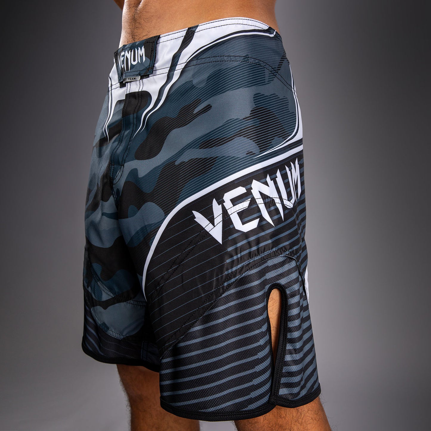 Venum Camo Hero ファイトショーツ - ダークネイビー/ブルー