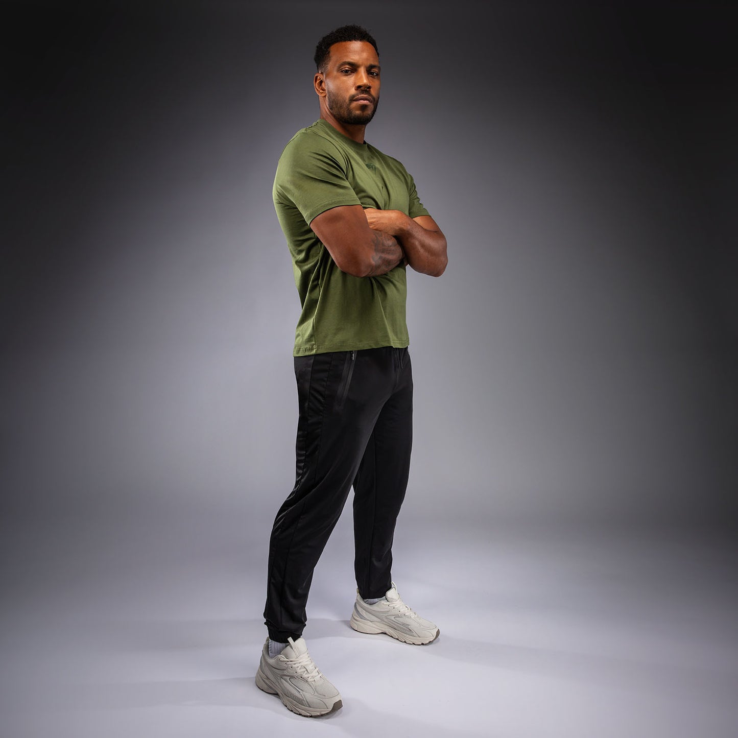 Venum Naga Tシャツ – カーキ