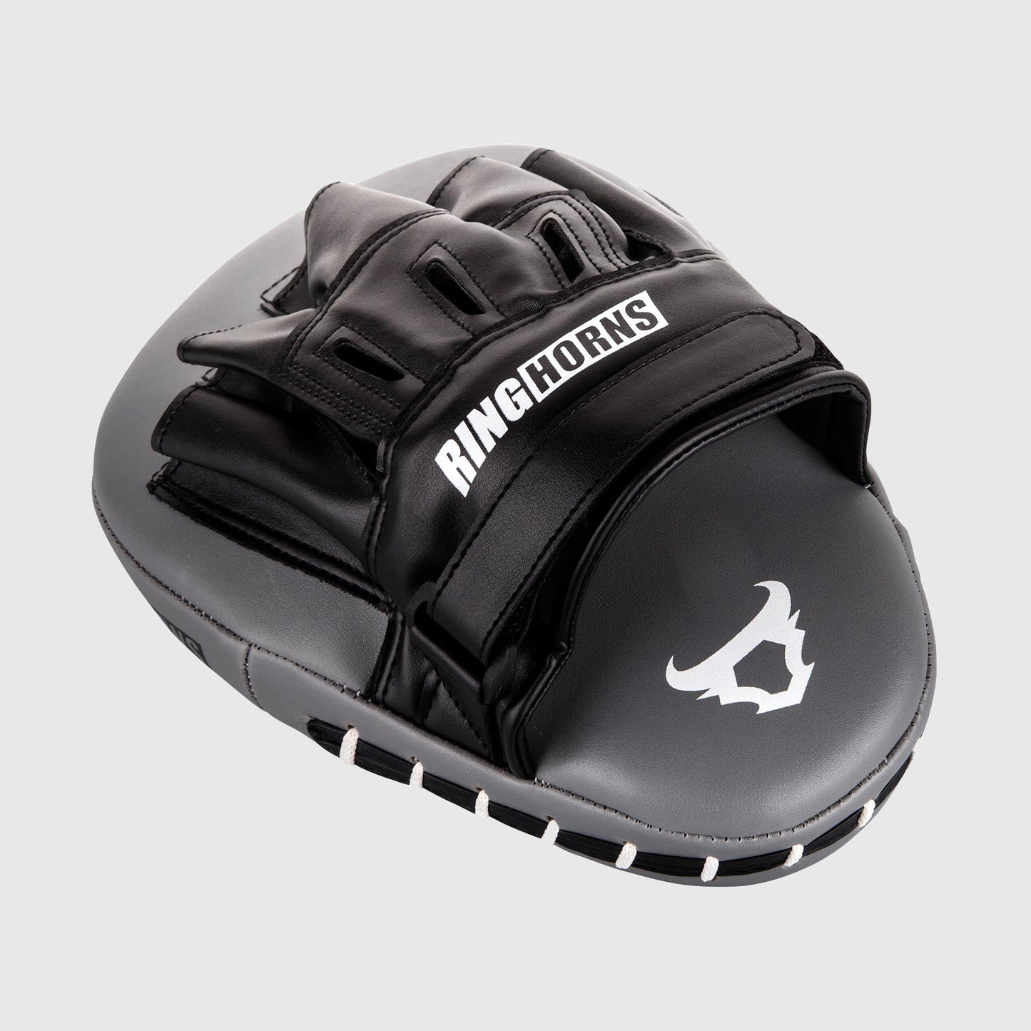 Ringhorns Charger by Venum フォーカスミット：ブラック