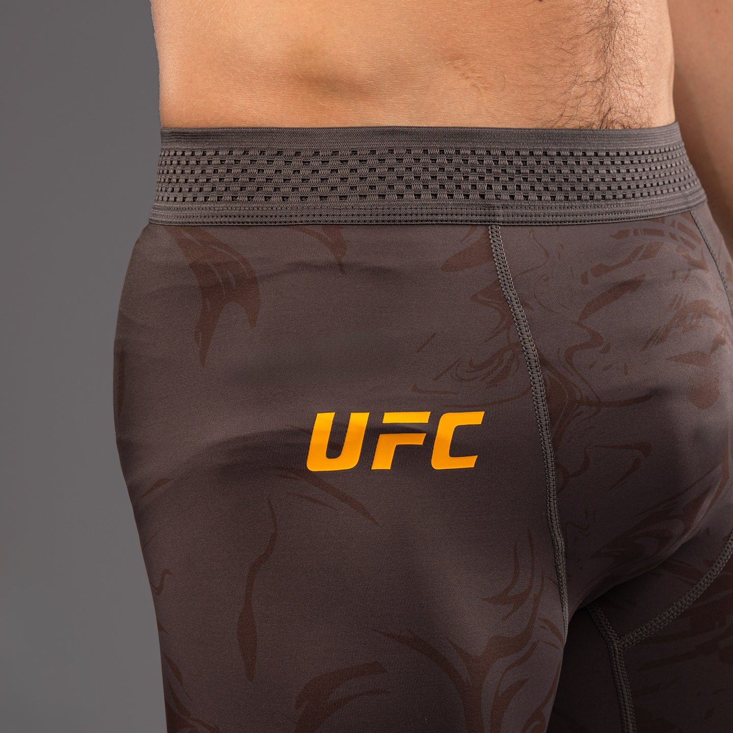 UFC Fusion by Venum Fight Week ヴァレトゥードショーツ（男性用） - アーセンブラウン