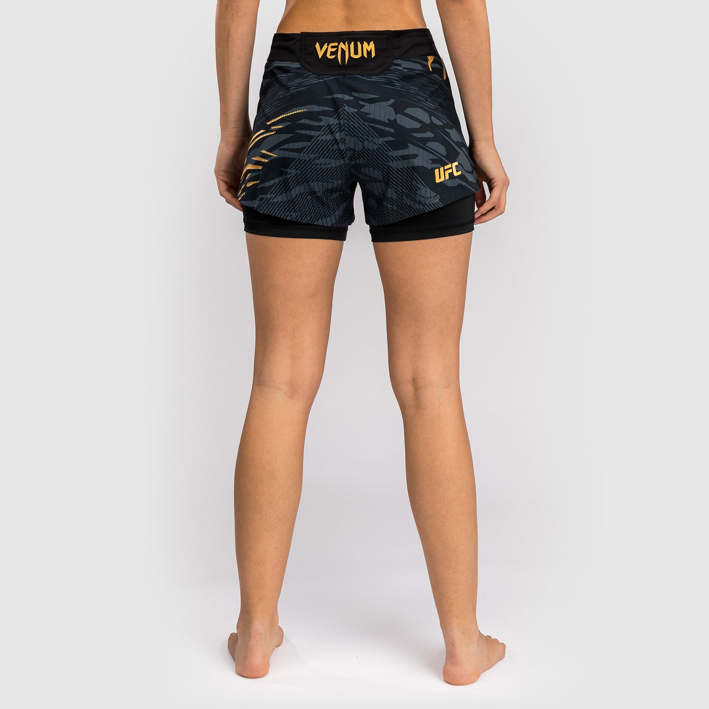 UFC Fusion by Venum Authentic Fight Night レスリングショーツ（女性用） - チャンピオン