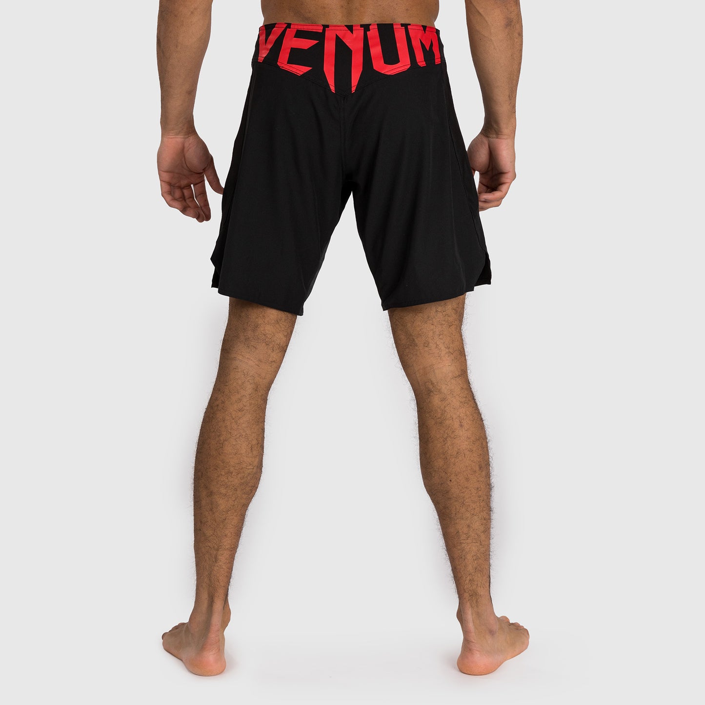 Venum Light 5.0 ファイトショーツ - ブラック／レッド