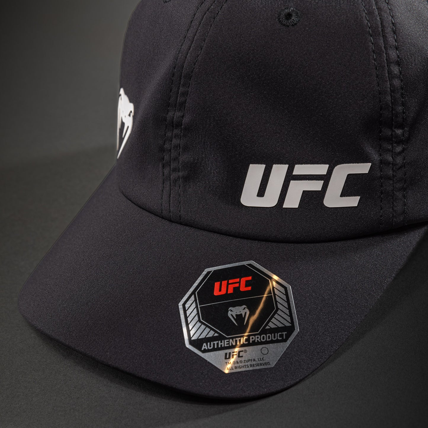 UFC Unity by Venum Authentic Fight Week スポーツキャップ – ブラック