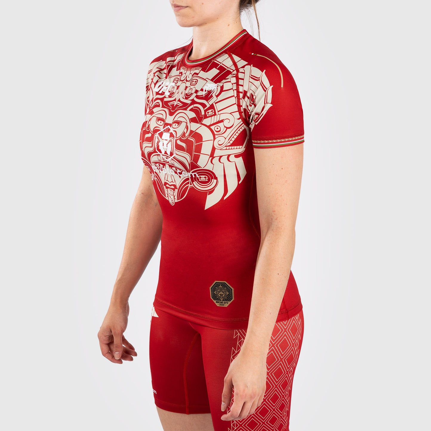 Noche UFC by Venum Authentic Fight Night 女性用パフォーマンス半袖ラッシュガード - レッド