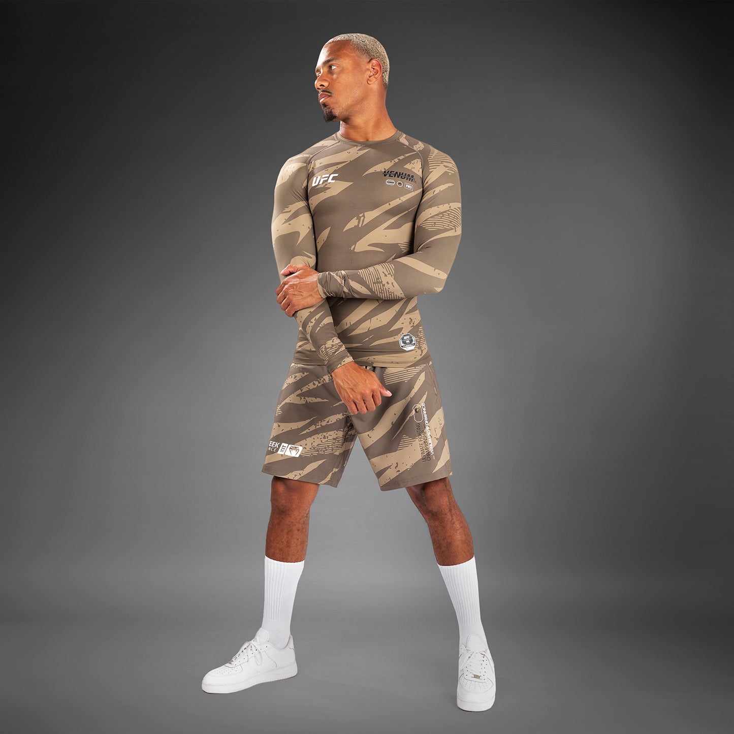 UFC Adrenaline By Venum Fight Week Performance  ロングスリーブラッシュガード - Desert Camo