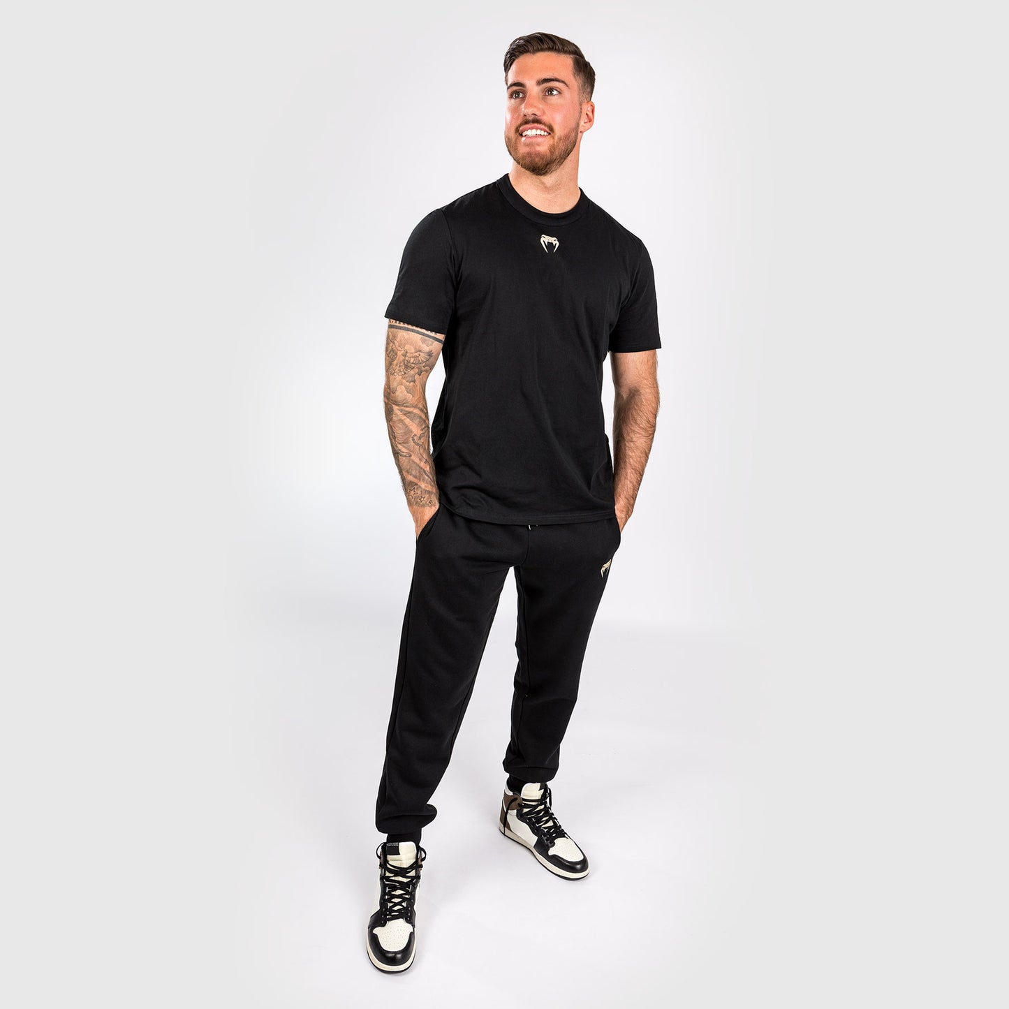 UFC Adrenaline by Venum Fight Week メンズ半袖Tシャツ - ブラック