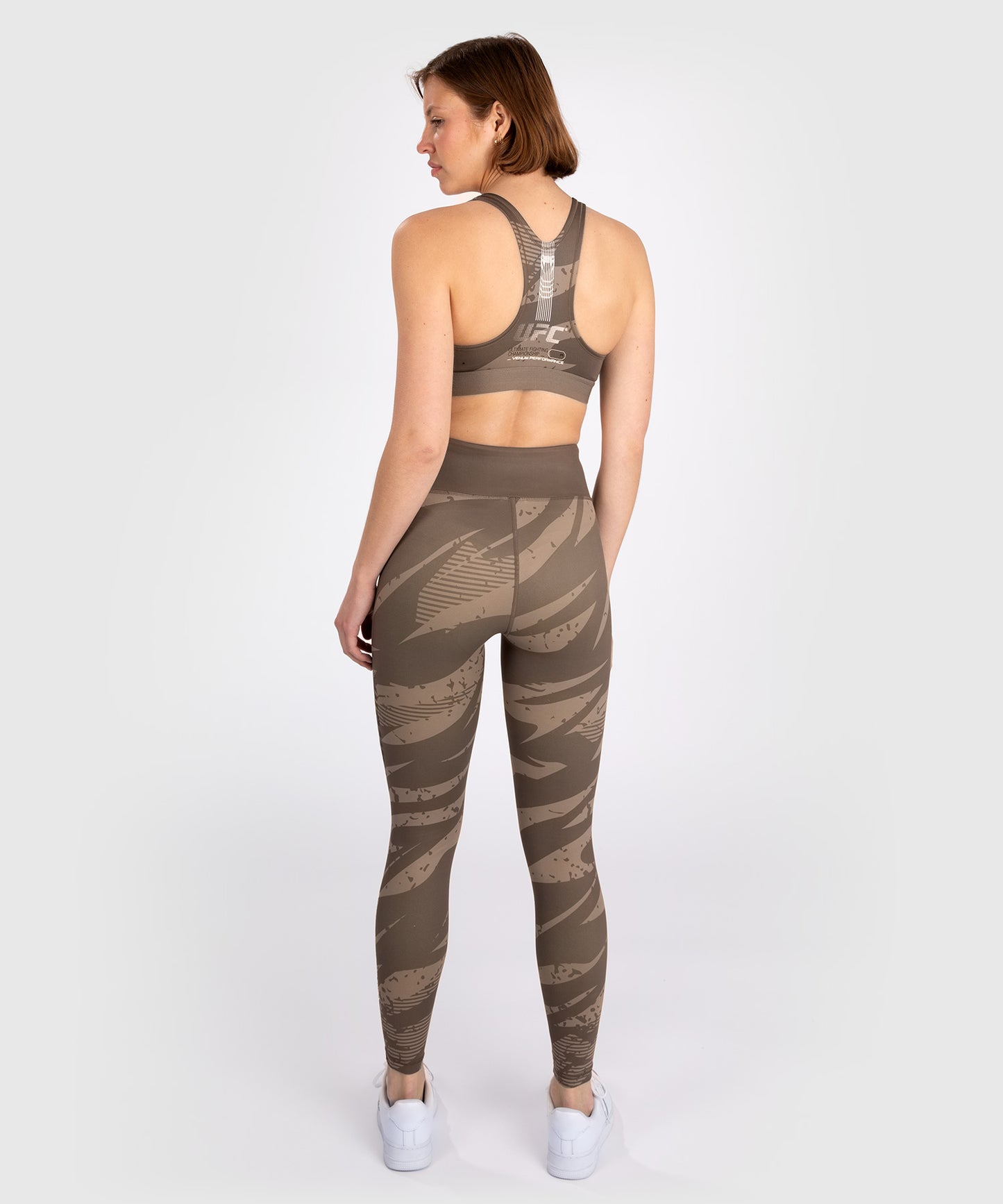 UFC Adrenaline By Venum Fight Week - 女性用スポーツブラ - Desert Camo