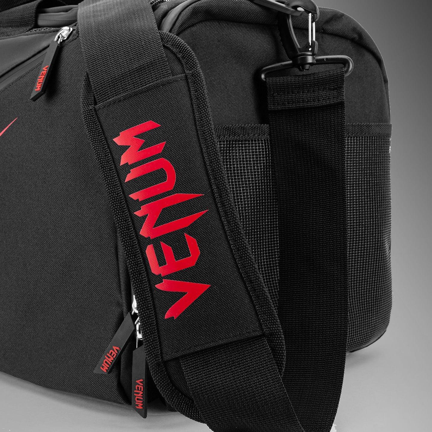 Venum Trainer Lite Evo スポーツバッグ - ブラック/レッド