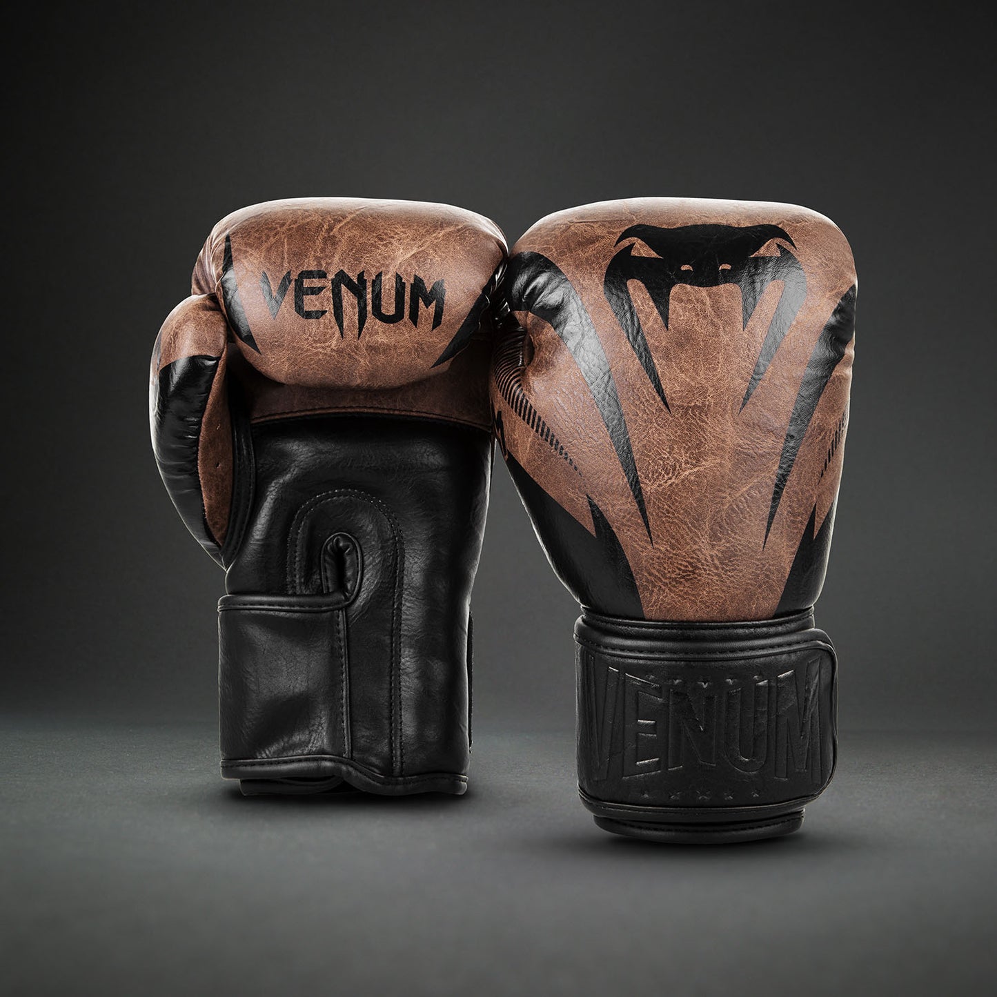 Venum Impact ボクシンググローブ