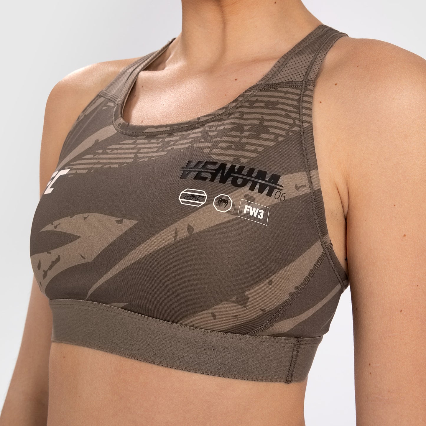 UFC Adrenaline by Venum Fight Week レディース スポーツブラ – デザートカモ