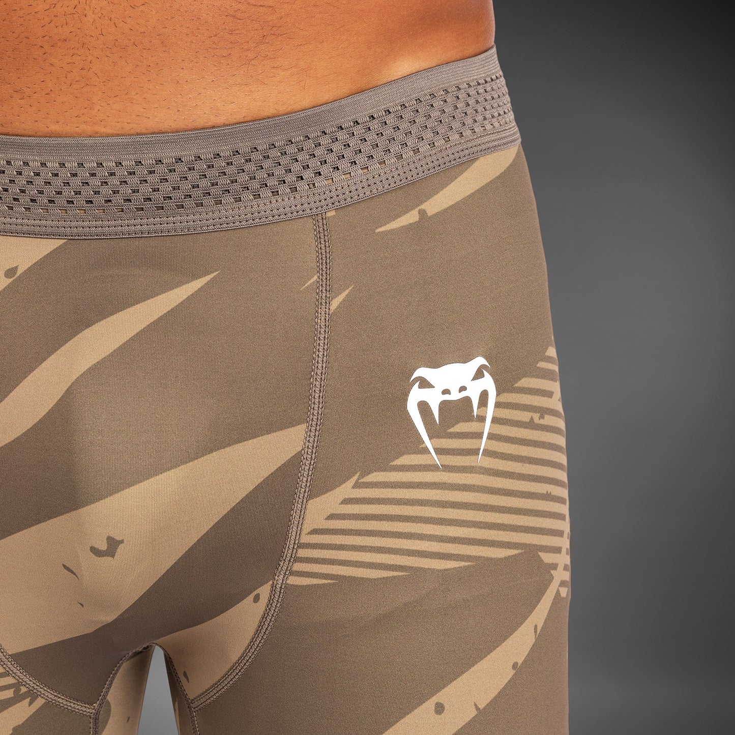 UFC Adrenaline By Venum Fight Week メンズベールチュドショート - Desert Camo