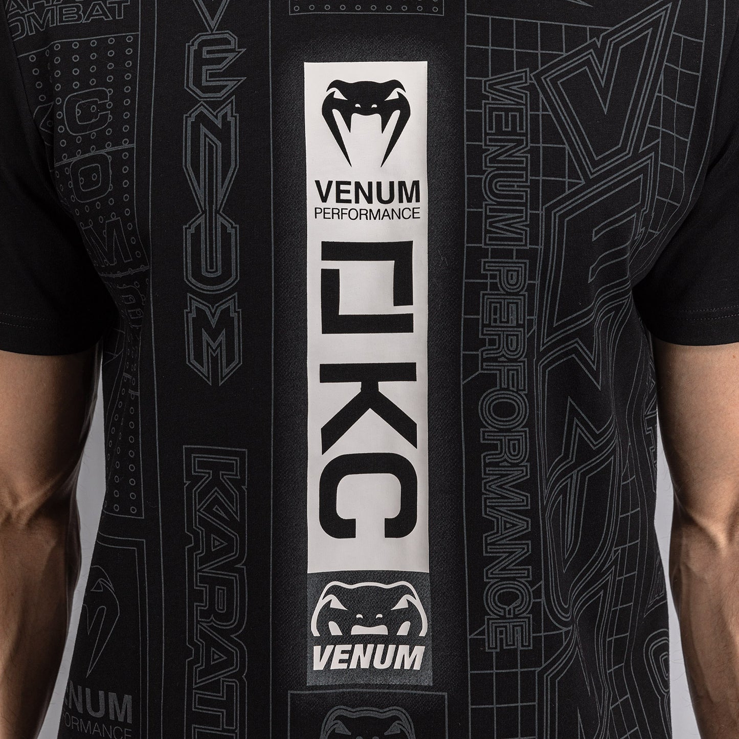 Karate Combat by Venum Tシャツ – ブラック/グレー