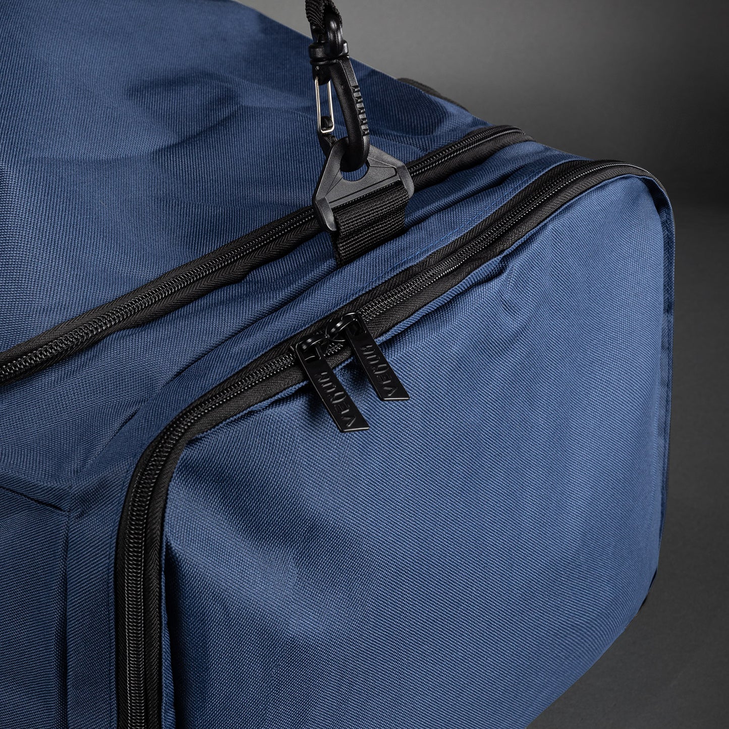 Venum Essential スポーツバッグ (61L) - ネイビーブルー