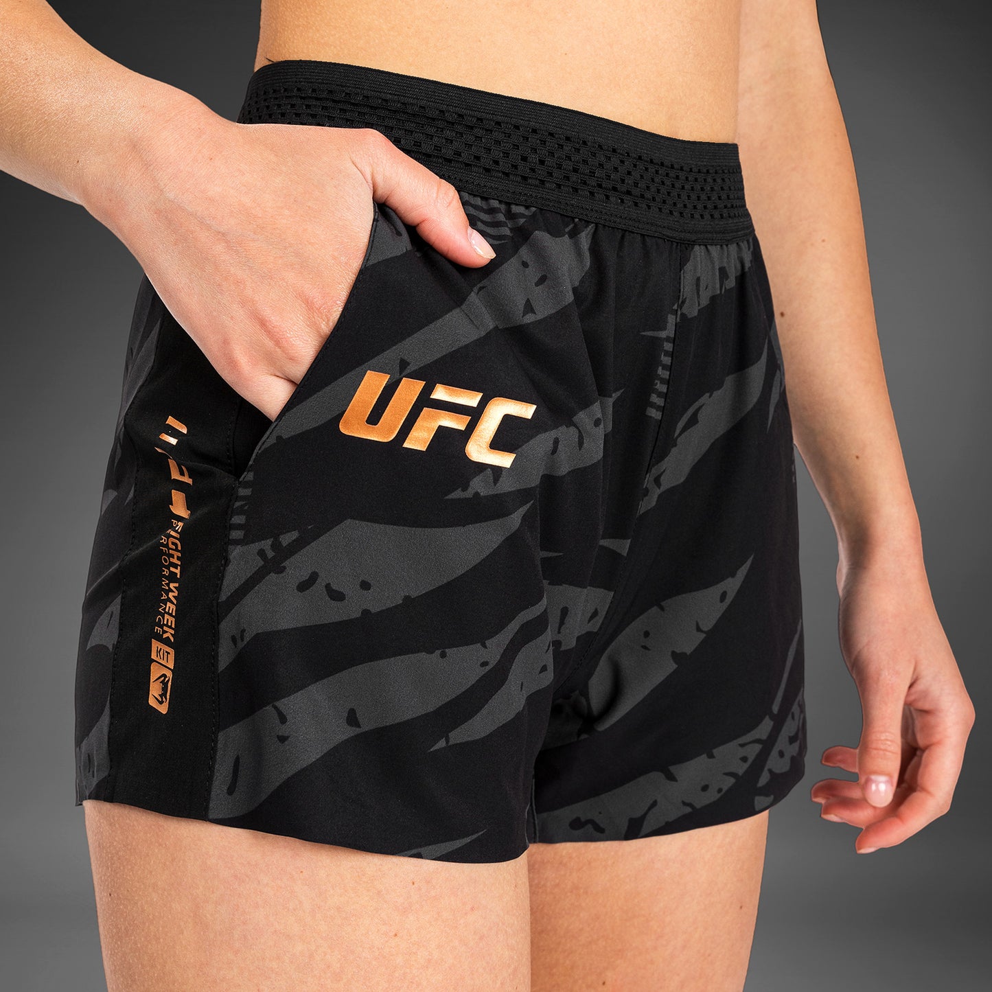 UFC Adrenaline By Venum Fight Week - 女性のパフォーマンスショート - Urban Camo