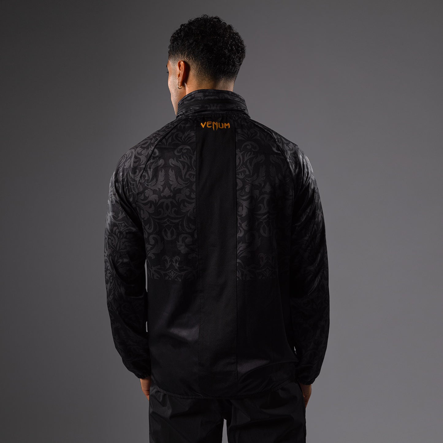 Venum x Topuria Unmatched Edition トラックジャケット - ブラック/ゴールド