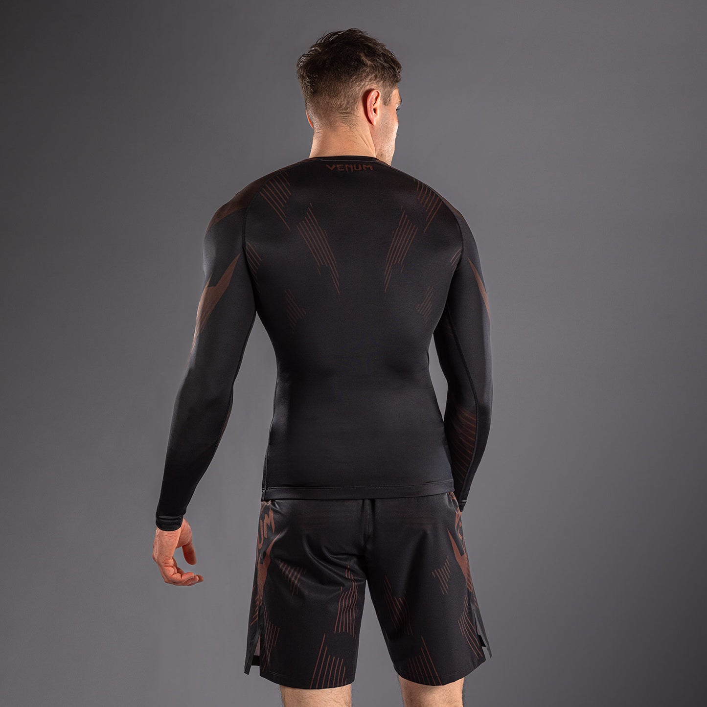 Venum No-Gi 6.0 長袖ラッシュガード - ブラック/ブラウン
