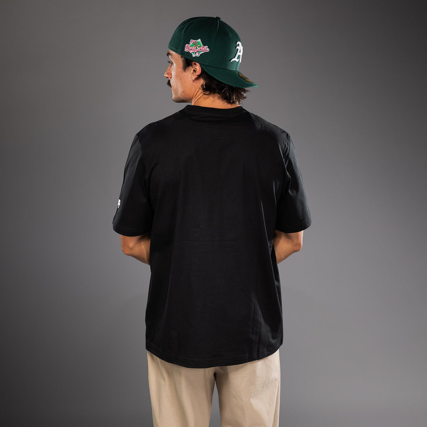 Venum X Capital Bowl Tシャツ – ブラック