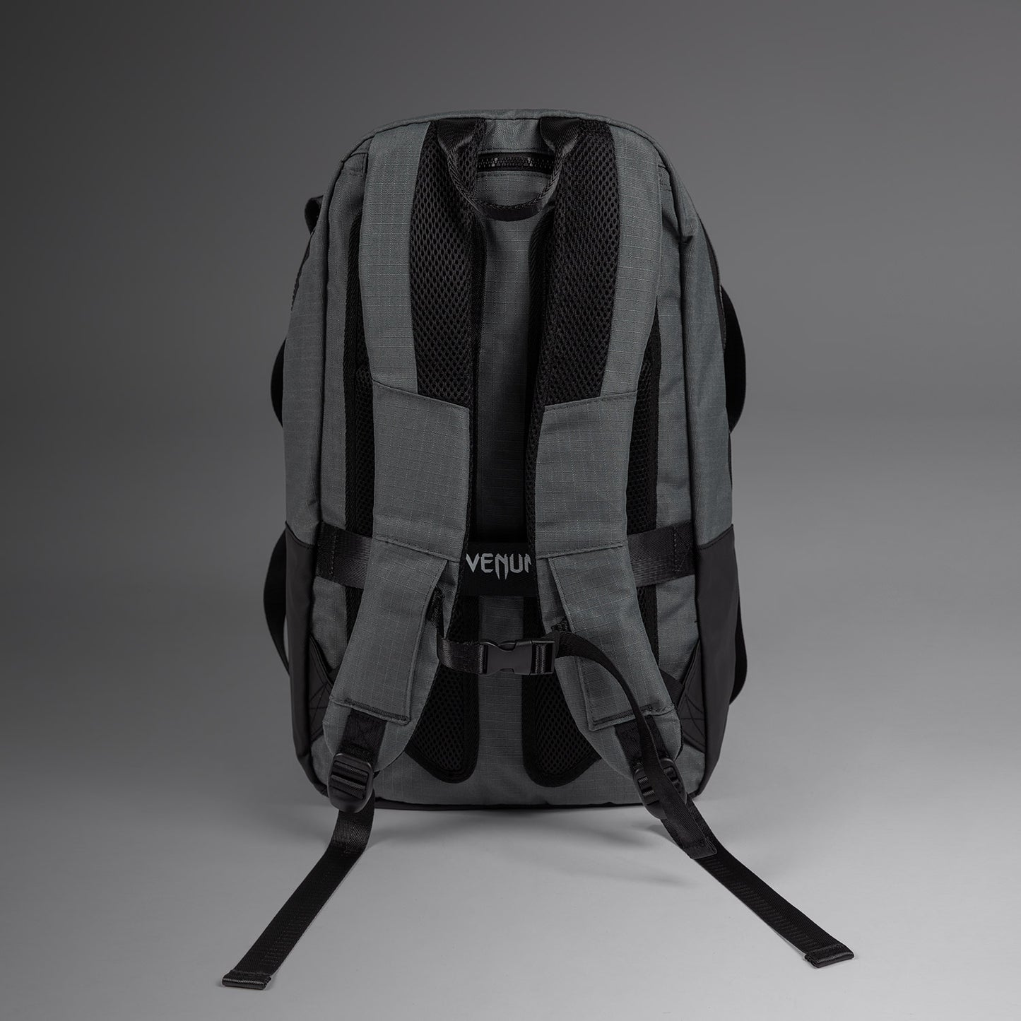 Venum Evo 2 引き裂き耐性バックパック - ストームグレー