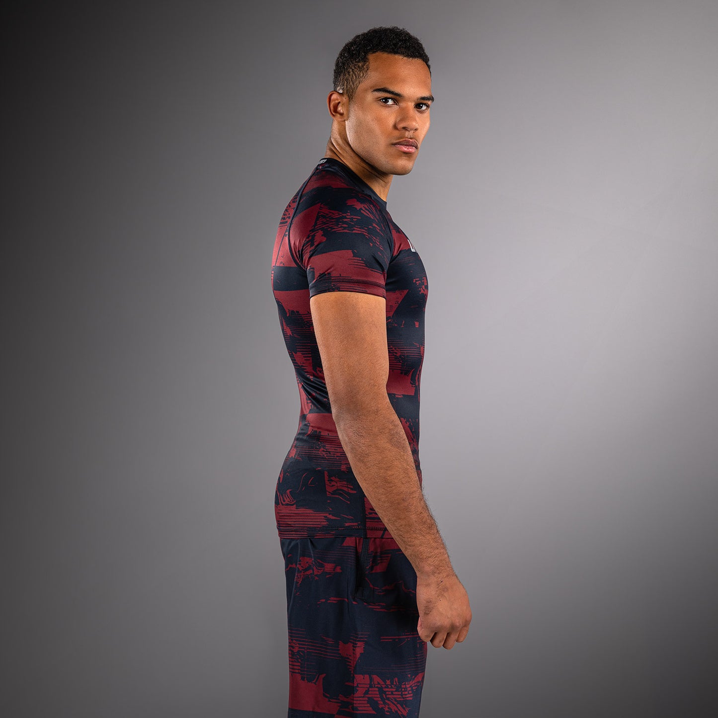 UFC Zenith by Venum Authentic Fight Week パフォーマンス半袖ラッシュガード メンズ - ネイビーブルー/バーガンディ/シルバー