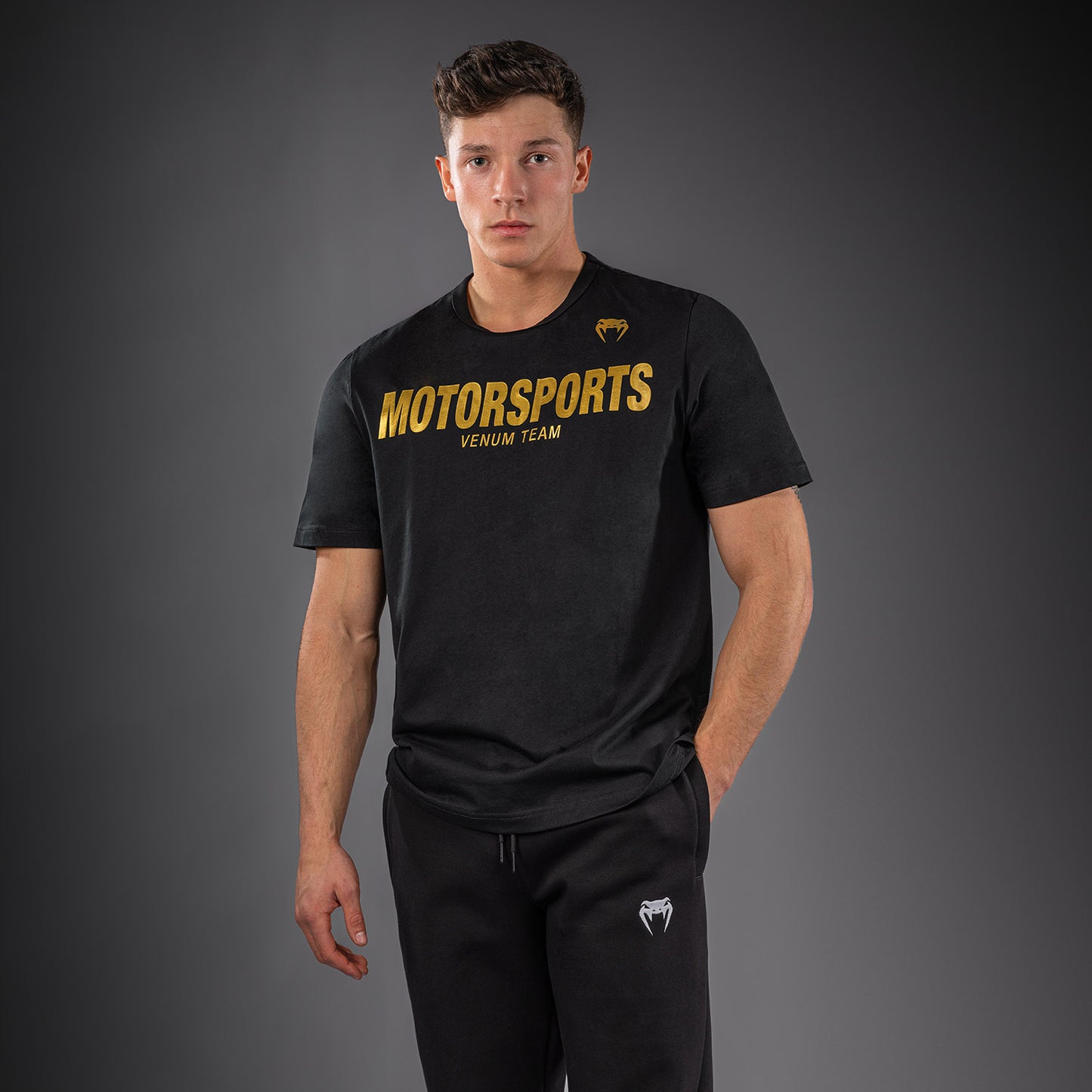 Venum Motorsports VT ドライテックTシャツ – ブラック/ゴールド