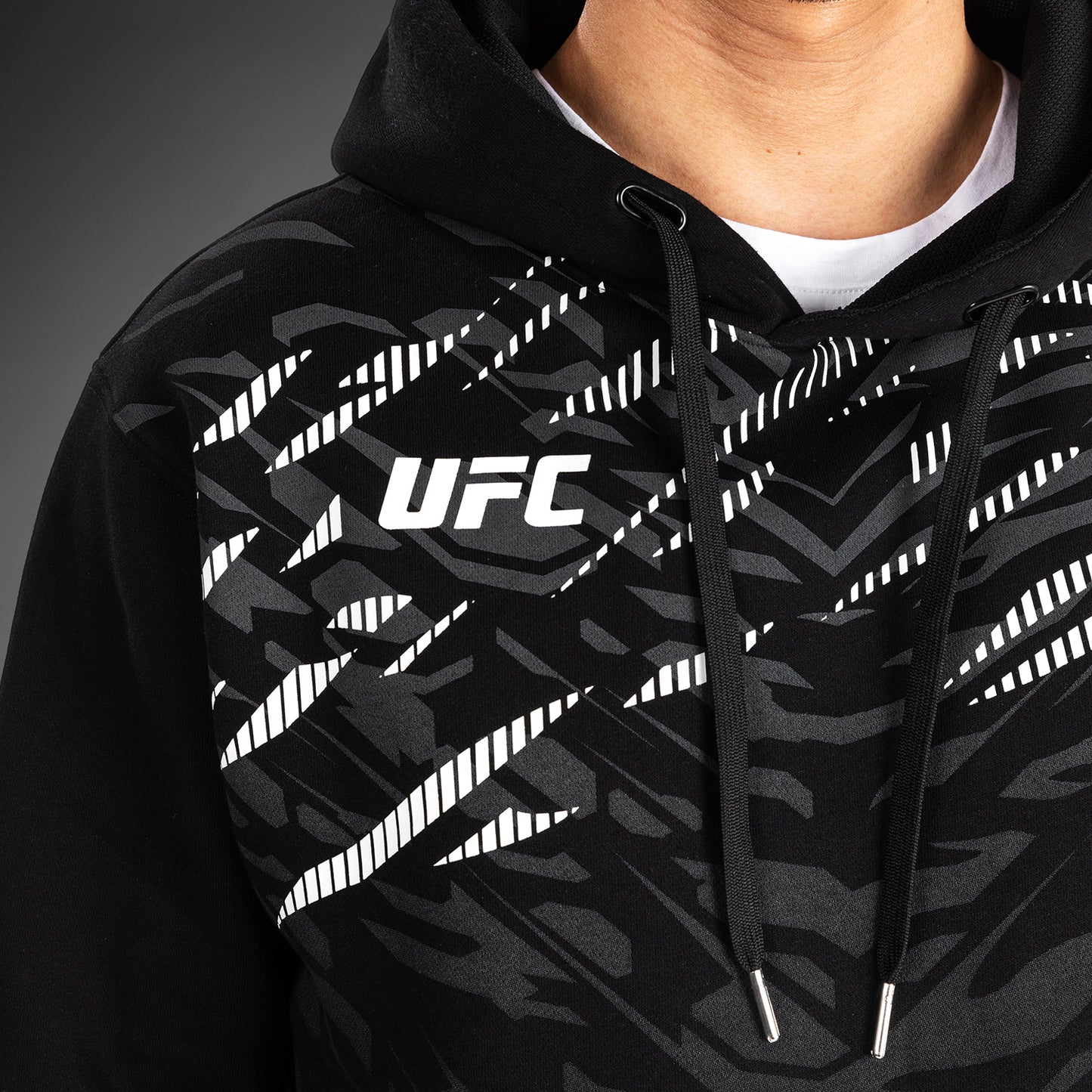 UFC Fusion by Venum Replica フード付きスウェットシャツ（男性用） - ブラック