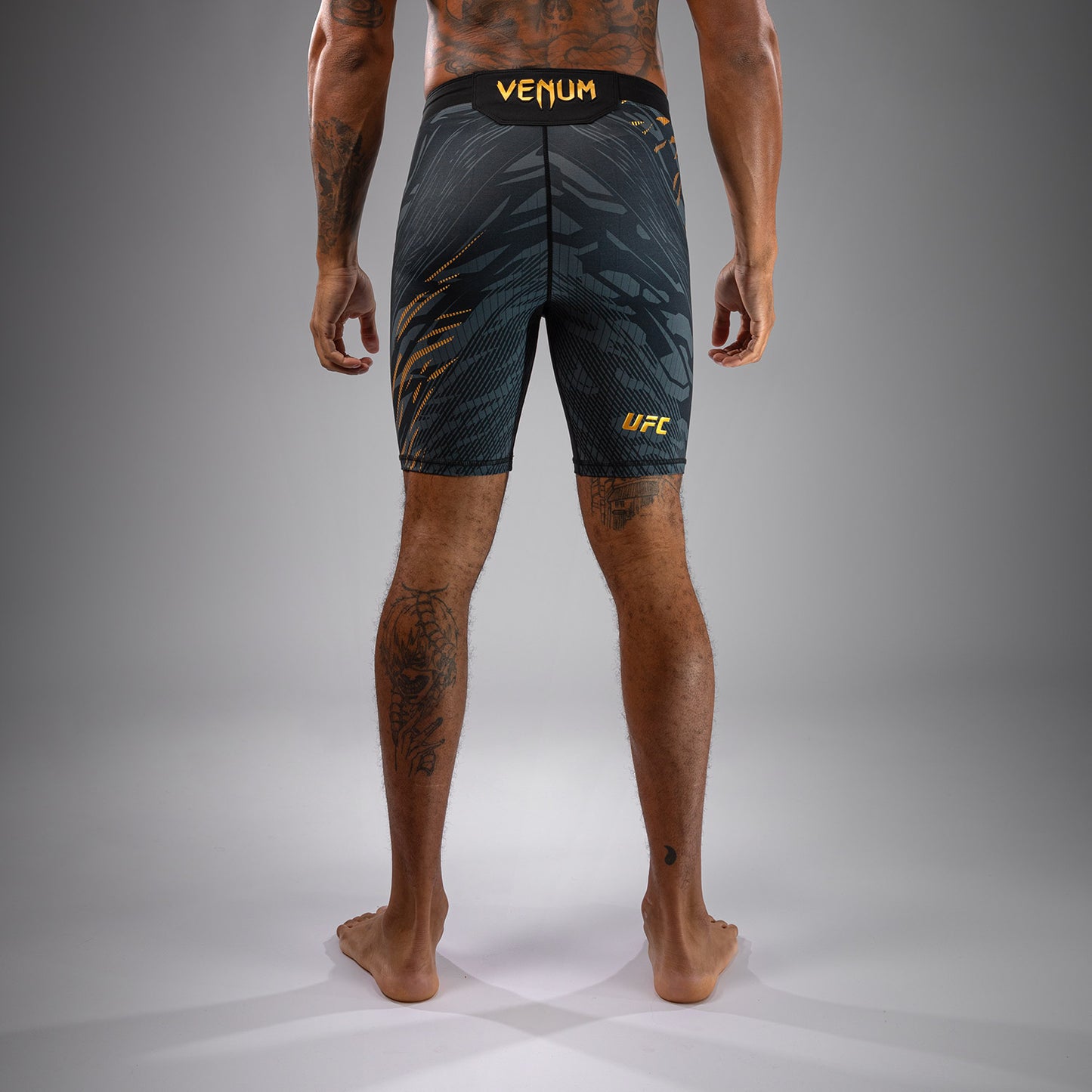 UFC Fusion by Venum Authentic Fight Night ヴァレトゥードショーツ（男性用） - チャンピオン