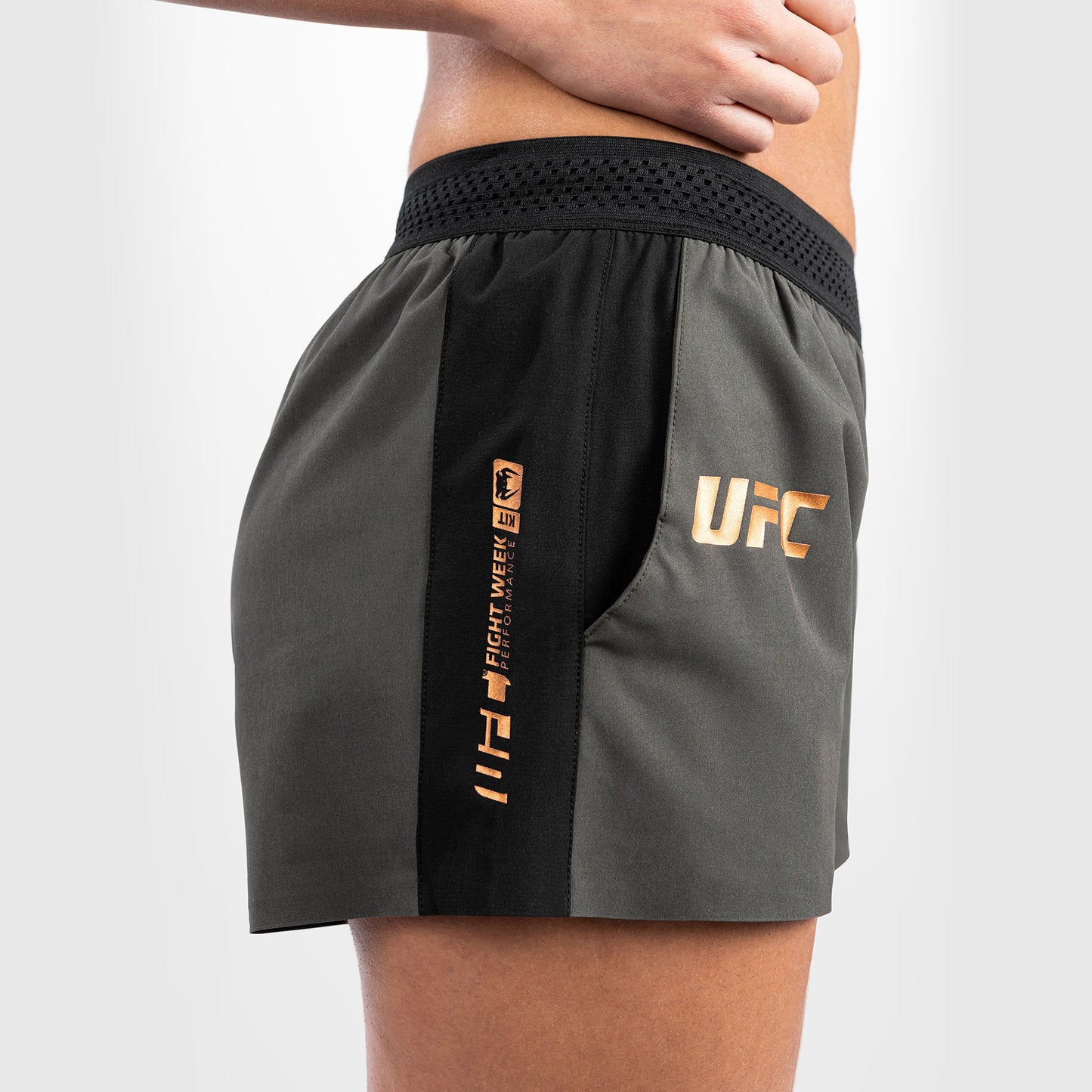 UFC Adrenaline by Venum Fight Week ウィメンズ・パフォーマンス・ショート - カーキ