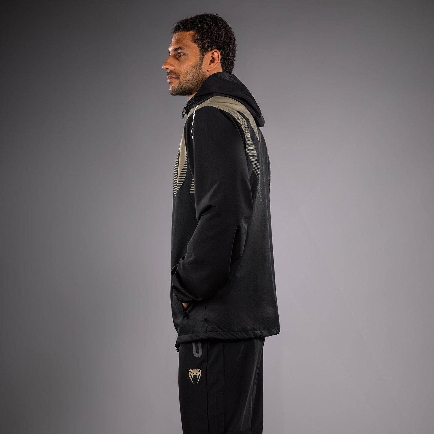 Venum Adrenaline トラックジャケット – ブラック/サンド