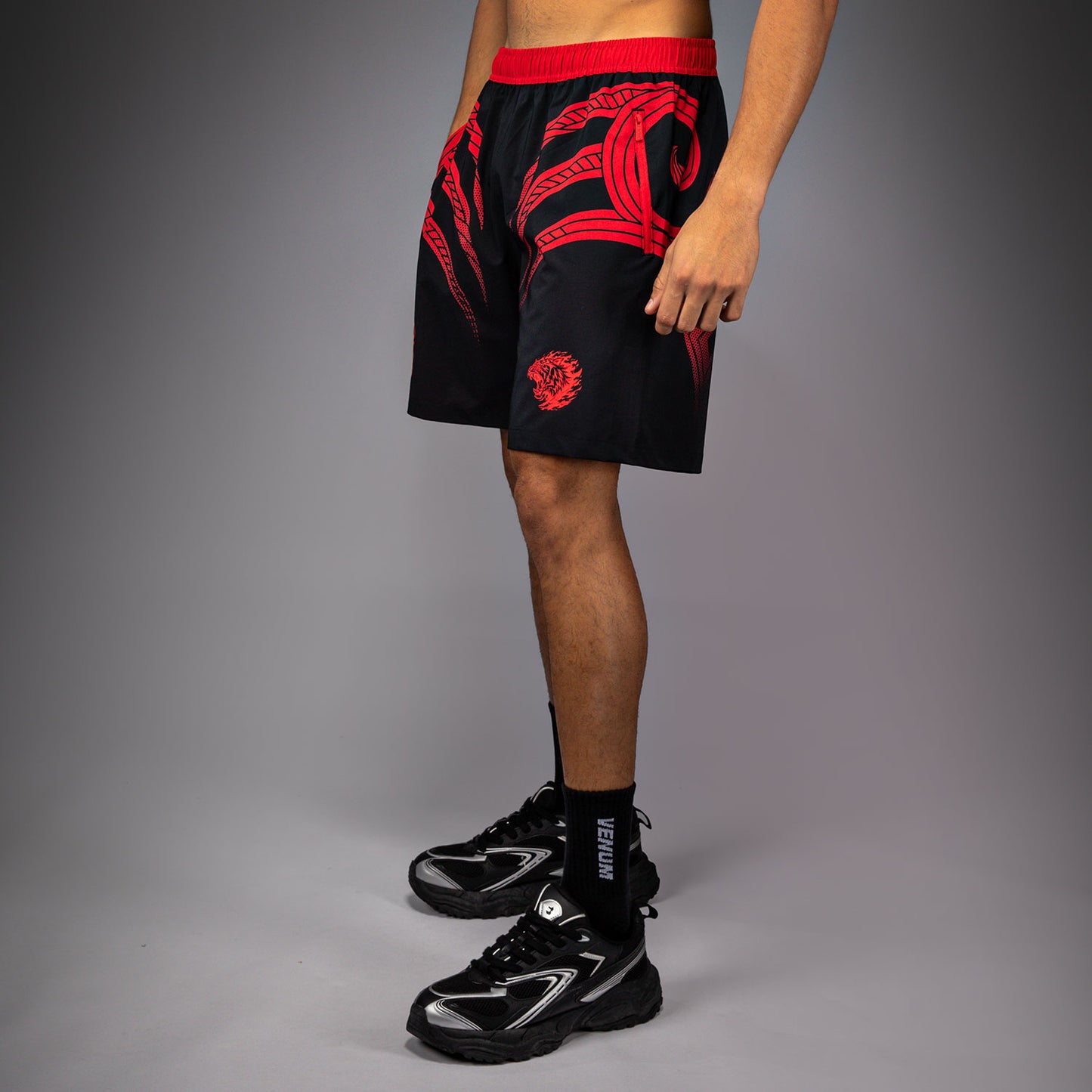 Venum x Mike Tyson Tiger Training ショーツ - ディープブラック/インテンスレッド