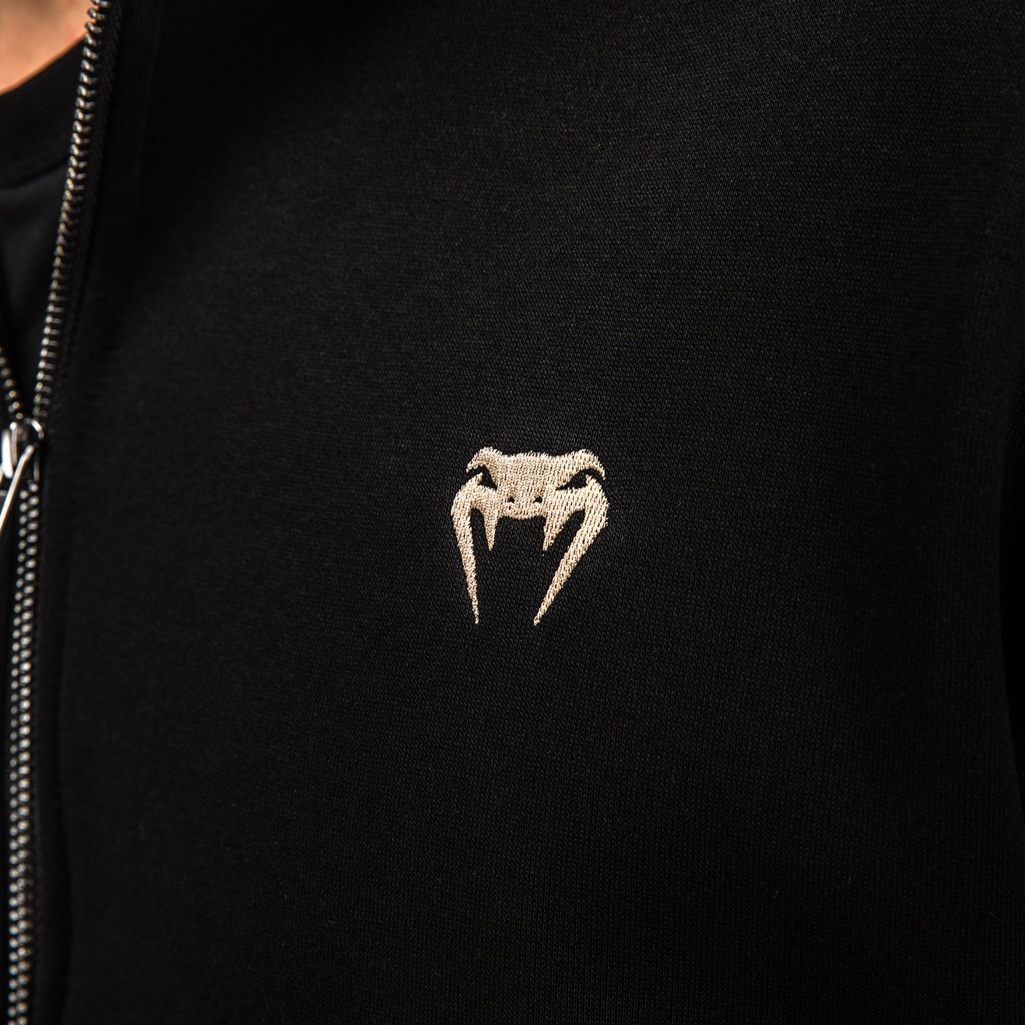 Venum Urban Gi フルジップパーカー – ブラック