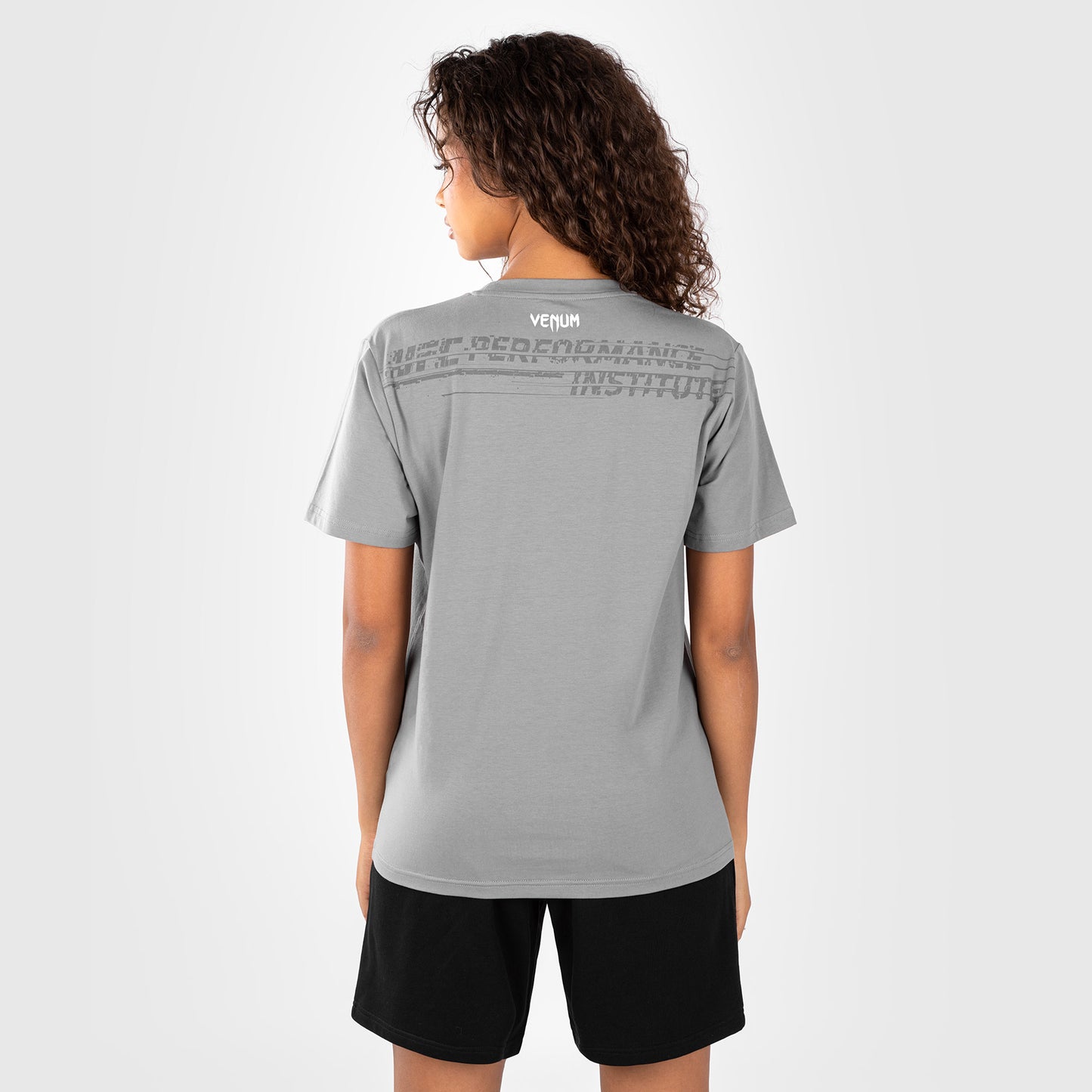 UFC Venum Performance Institute 2.0 女性用Tシャツ - グレー