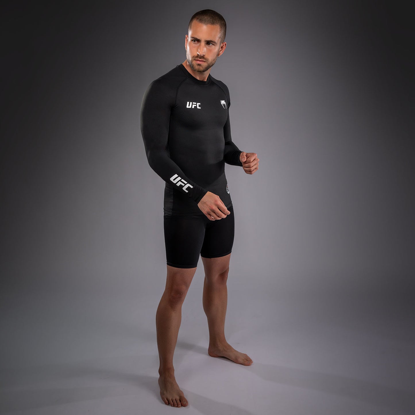 Venum UFC Unity by Venum Authentic Fight Week メンズ テクニカル 長袖ラッシュガード - ブラック