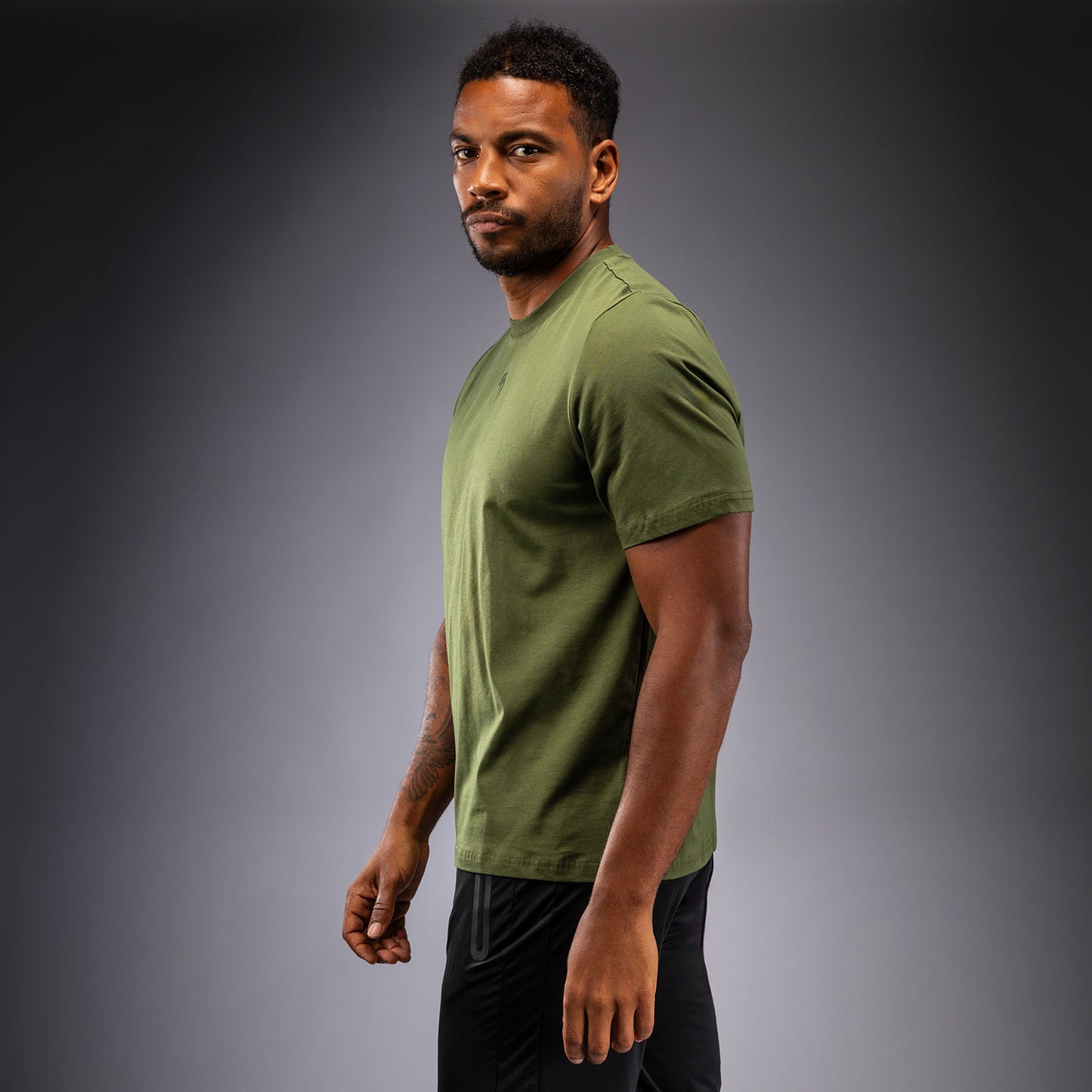 Venum Naga Tシャツ – カーキ