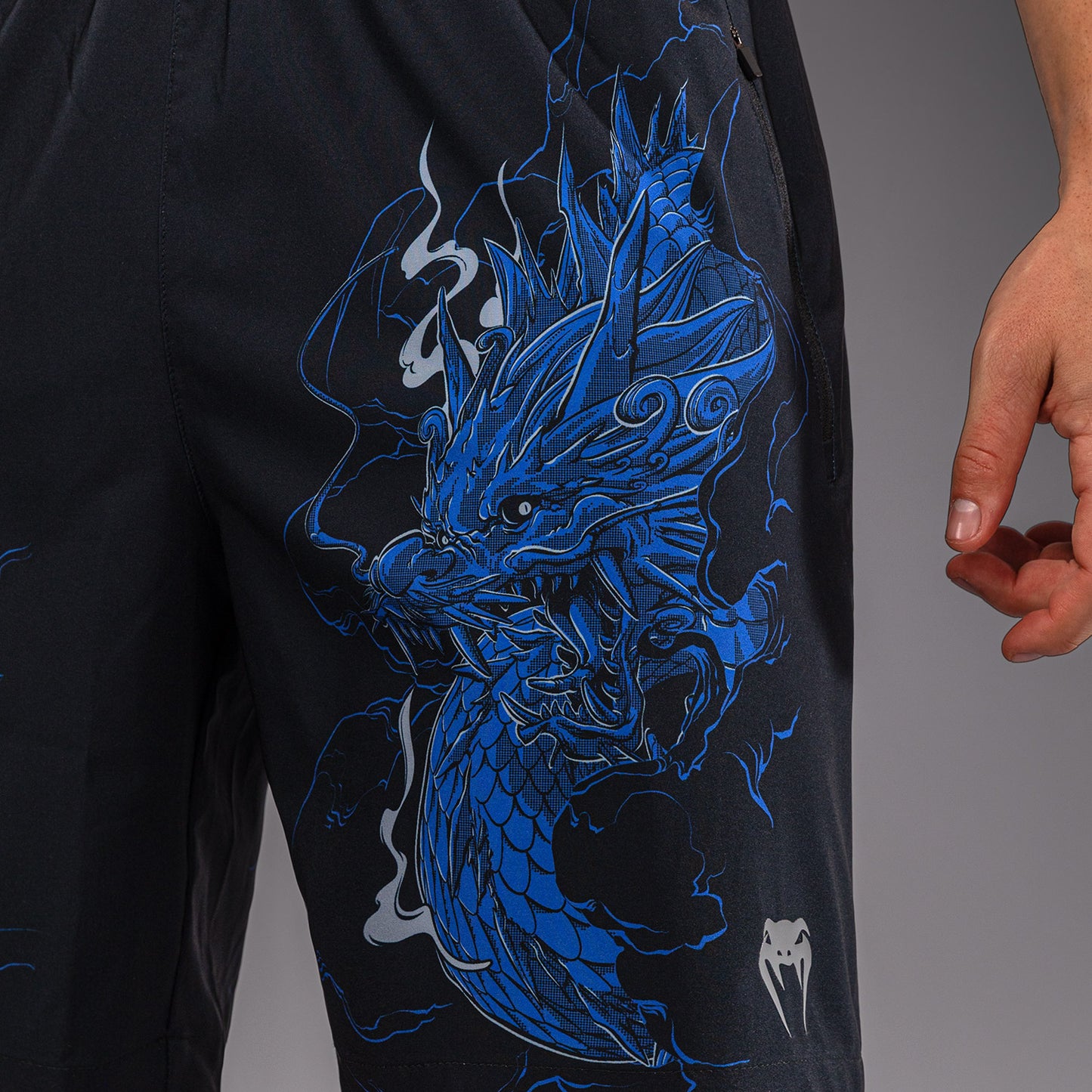 Venum Thunder Dragon トレーニングショーツ – ブラック/ロイヤルブルー