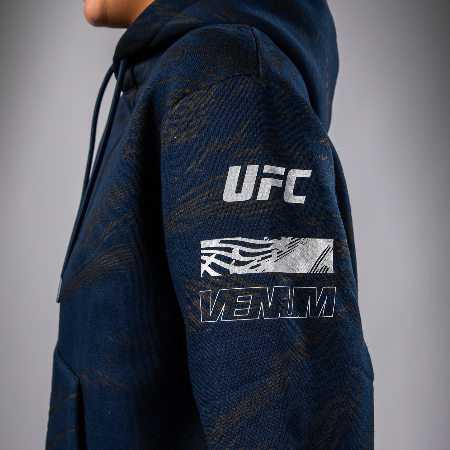 UFC Fusion by Venum Fight Week フード付きスウェットシャツ（女性用） - オーシャニックブルー