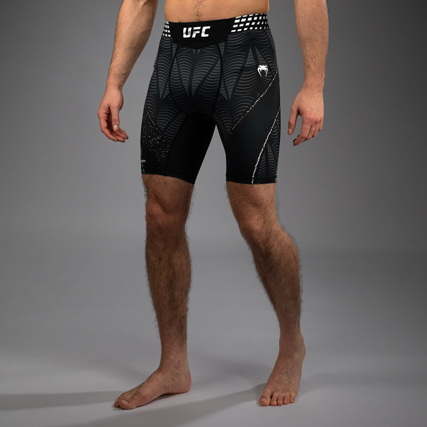UFC Zenith by Venum Authentic Fight Night ヴァレトゥードショーツ メンズ - ブラック