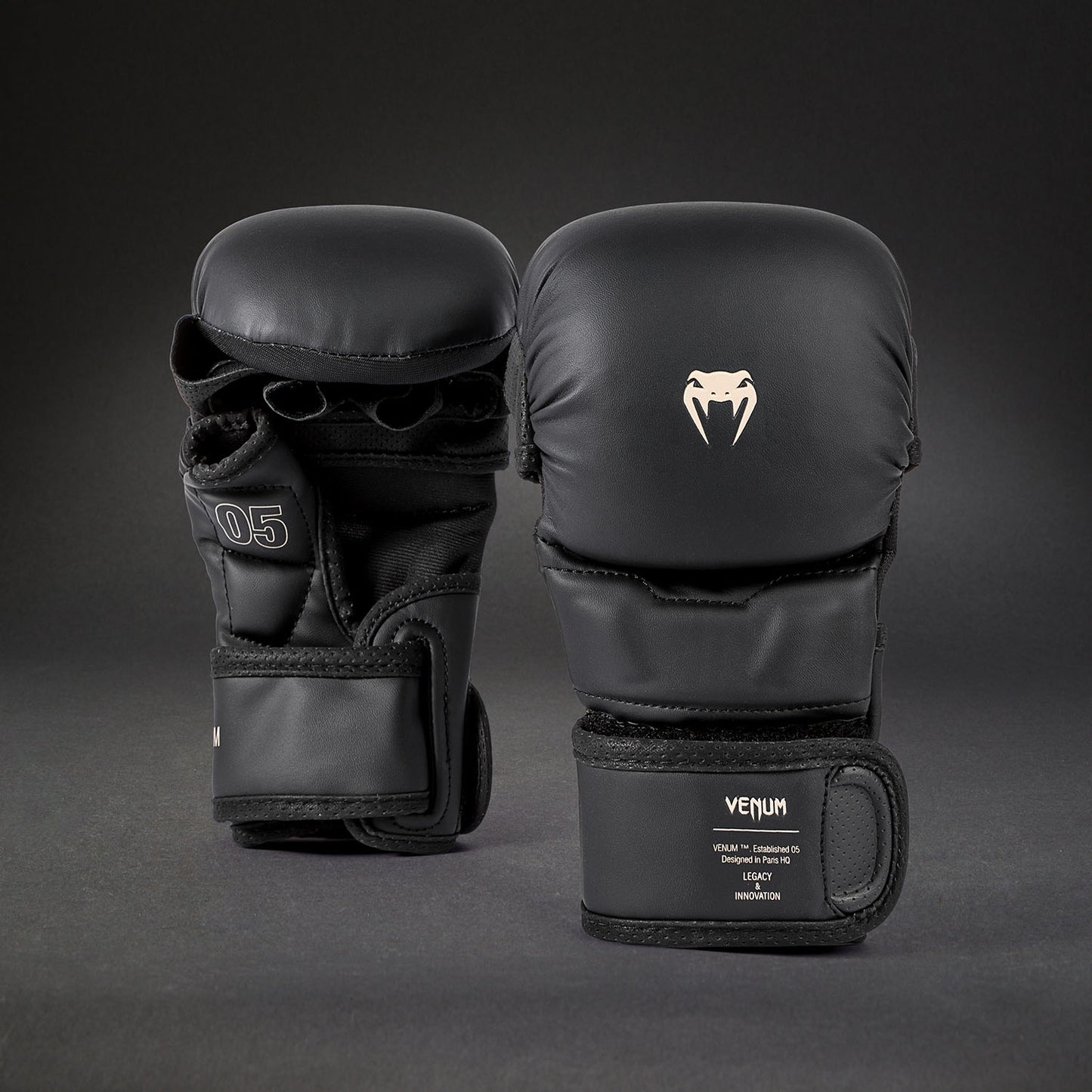 Venum Impact Evo MMAスパーリンググローブ - ブラック