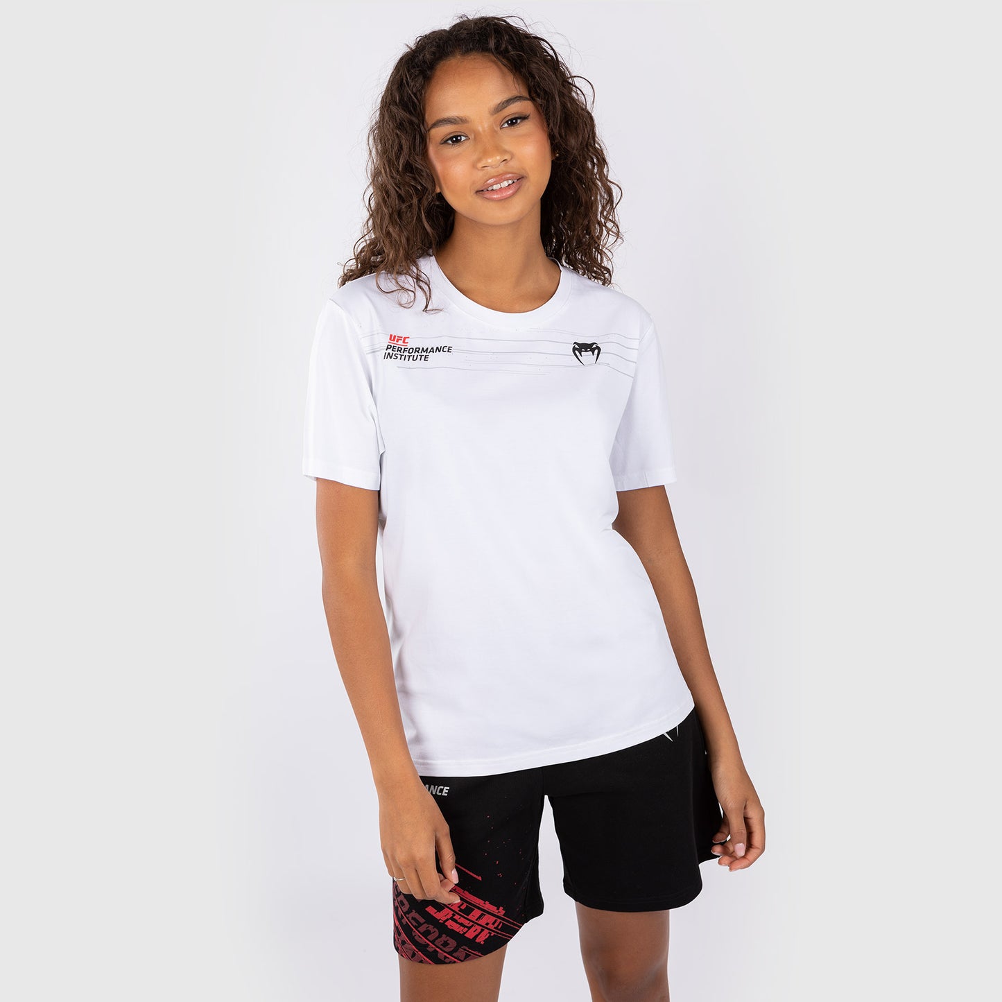 UFC Performance Institute 2.0 女性用Tシャツ - ホワイト