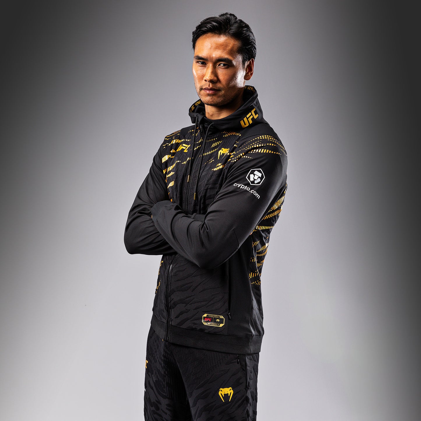 UFC Fusion by Venum Authentic Fight Night フード付きスウェットシャツ（男性用） - チャンピオン